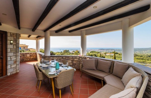 Pylos-Nestoras Villa | 340 m² Villa ∙ 4 bedrooms ∙ 8 guests