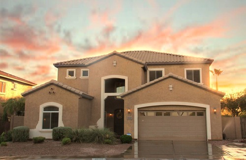 Pecos Park House | 3400+ sf Family Friendly Home With Fenced Pool