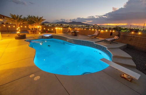 Foothills House | 3400 SqFt House W/40Ft Heatable Pool/Spa- Strip View