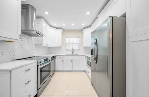 Garden Isles House | 3402 Managed By Brampton Park
