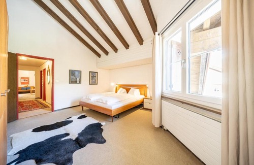 Vulpera Apartment | 3403 Heimelige Wohnung mit viel Dachschraege