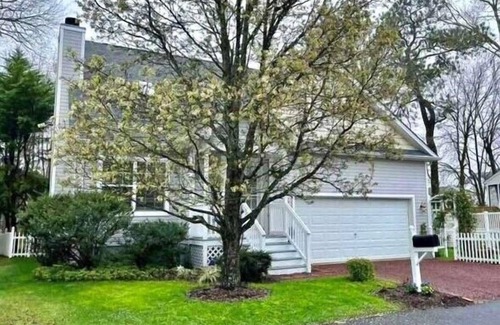 Clearwater House | 34039 Monterray Avenue - Clearwater
