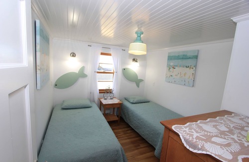Sagamore Beach Cottage | 343 Phillips Rd - Oceanfront Sagamore Beach Cottage, Pet-Friendly, Central A/C