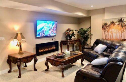 West Edmonton Villa | 344 m² Villa ∙ 5 bedrooms ∙ 12 guests