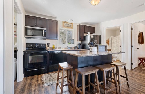 Deadwood House | 35 3rd Street Lower Townhome | 2 Bed, 1 Bath