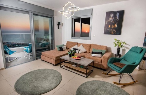 Bat Yam Apartment | 35 Floor on the sea