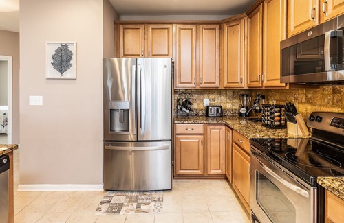 Sunset Island Condo | 35 Fountain Drive West, Unit 4A, Luxurious 3BR condo, close to amenities!
