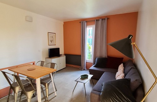 Pierrefitte-sur-Seine Apartment | 35 m2 apartment near Paris, metro line 13 Saint Denis University station.