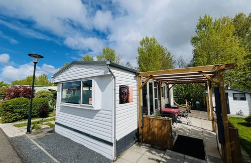 Nieuwvliet Ski Chalet | 35 m² Chalet ∙ 2 bedrooms ∙ 4 guests