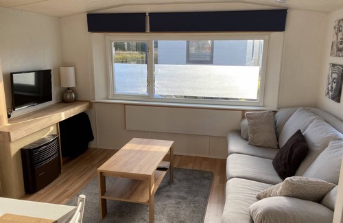 Nieuwvliet Ski Chalet | 35 m² Chalet ∙ 2 bedrooms ∙ 4 guests