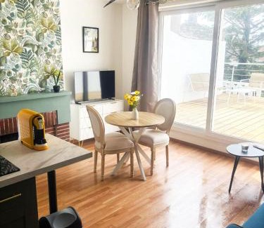 Dernier Sou Apartment | 35 m2 charmant plus 30 M2 de terrasse Accès jardin SPA