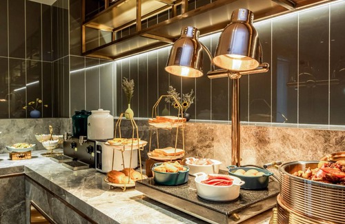 Weibin District Hotel | 35 m² Hotel ∙ 3 guests