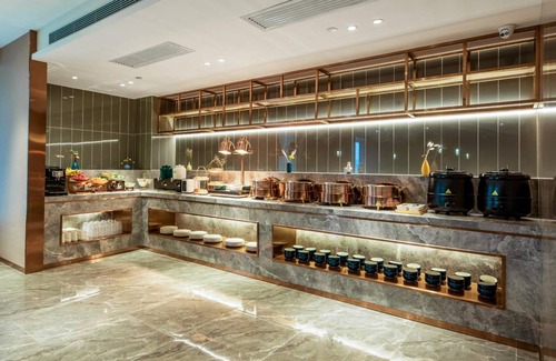 Weibin District Hotel | 35 m² Hotel ∙ 3 guests