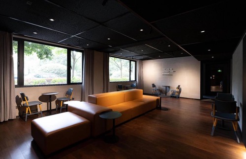 Jing'an Hotel | 35 m² Hotel ∙ 4 guests