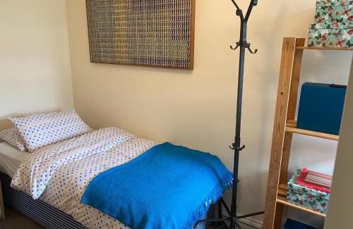 Tottenham House | 35 mins to central London. 3 bedrooms. 2 bathrooms with garden