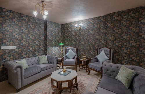 Lalkothi Hotel | 35 Sahakar Suites