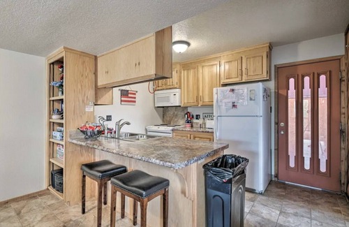 Angel Fire Condo | 350’ from Chile Express lift! High Spd WiFi, Garage Prkng, 60' Flat Screen TV