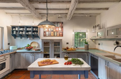 San Casciano dei Bagni Villa | 350 m² Villa ∙ 7 bedrooms ∙ 14 guests