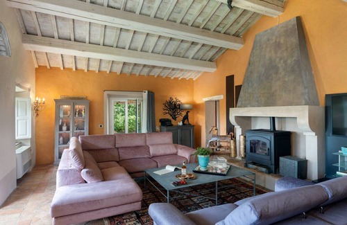 San Casciano dei Bagni Villa | 350 m² Villa ∙ 7 bedrooms ∙ 14 guests