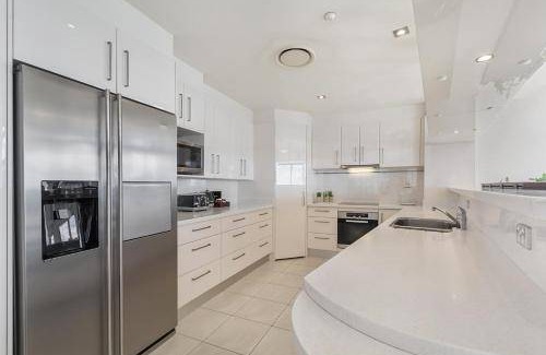 Maroochydore Apartment | 350 m² Apartment ∙ 5 bedrooms ∙ 10 guests