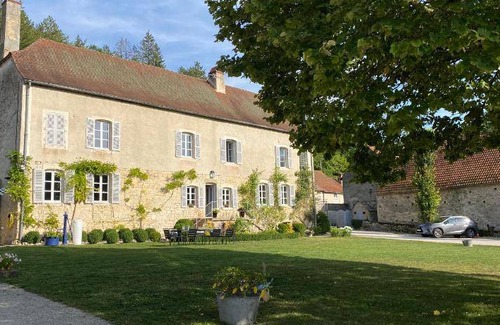 Lusigny-sur-Ouche Bed & Breakfast | 350 m² Bed and breakfast ∙ 5 bedrooms ∙ 13 guests
