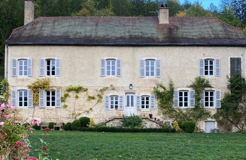 Lusigny-sur-Ouche Bed & Breakfast | 350 m² Bed and breakfast ∙ 5 bedrooms ∙ 13 guests