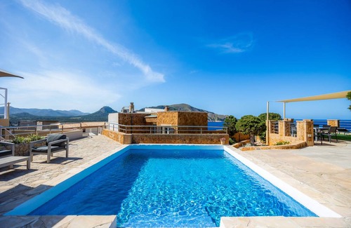 Cala Agulla House | 350 m² Finca ∙ 4 bedrooms ∙ 8 guests