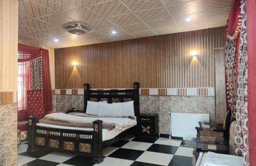 Murree Hotel | 350 m² Hotel ∙ 4 guests