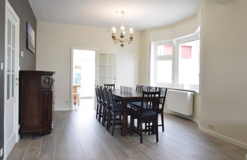 Adinkerke House | 350 m² House ∙ 4 bedrooms ∙ 10 guests