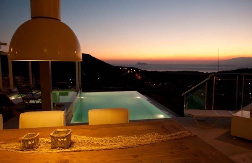 Pitsidia House | 350 m² House ∙ 4 bedrooms ∙ 8 guests