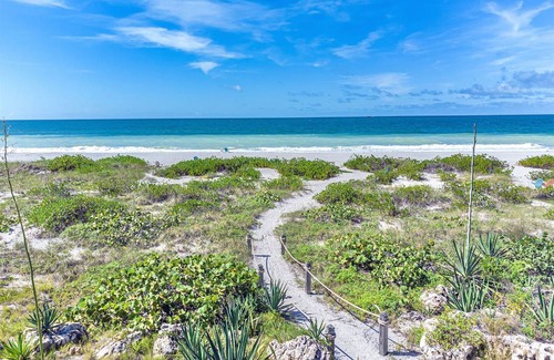 Captiva House | 350 m² House ∙ 5 bedrooms ∙ 16 guests