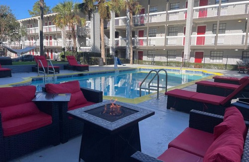 Tallahassee House | 350 m² Motel ∙ 127 guests