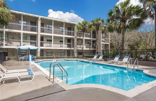 Tallahassee House | 350 m² Motel ∙ 127 guests