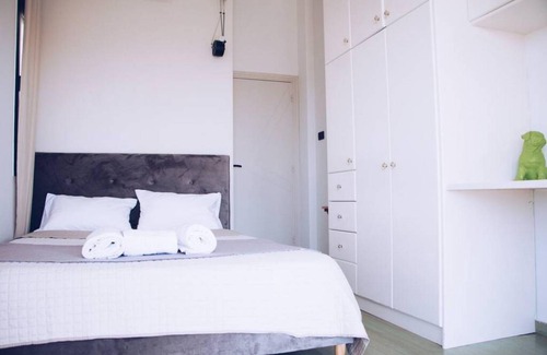Lagonissi Villa | 350 m² Villa ∙ 4 bedrooms ∙ 8 guests