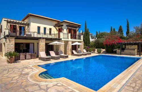 Aphrodite Hills Villa | 350 m² Villa ∙ 4 bedrooms ∙ 8 guests