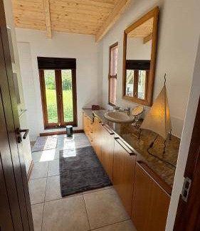 Barrydale Villa | 350 m² Villa ∙ 3 bedrooms ∙ 6 guests