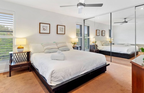 Sunshine Beach House | 350m to ocean | 600m to shops/restaurants | 4 BR | 3.5 bath | A/C | Wi-Fi