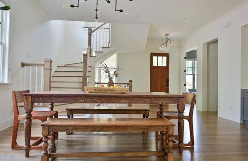 Virginia Highland House | 354 m² House ∙ 4 bedrooms ∙ 7 guests