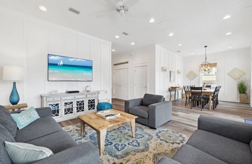 Crystal Beach House | 355 m² House ∙ 7 bedrooms ∙ 24 guests