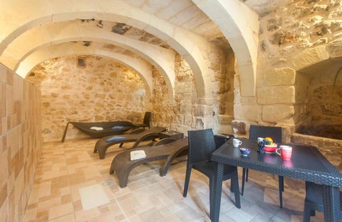 Nadur House | 355 m² House ∙ 7 bedrooms ∙ 15 guests