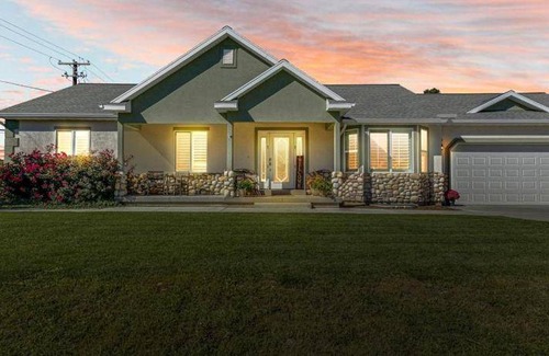 Orem House | 356 m² House ∙ 5 bedrooms ∙ 16 guests