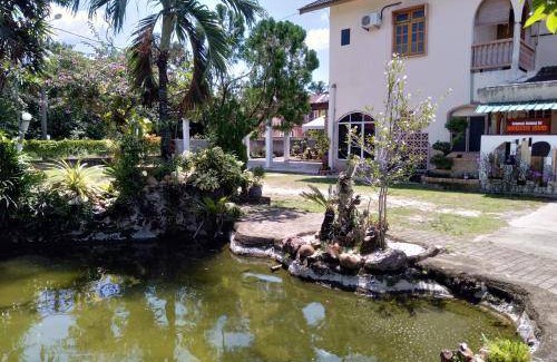 Kampung Gong Kempas Bed & Breakfast | 357 m² Bed and breakfast ∙ 4 bedrooms ∙ 15 guests