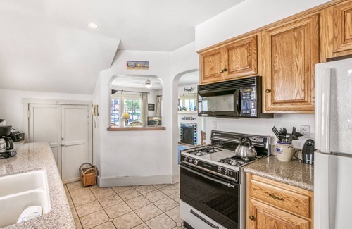 Avalon House | 357D: Comfortable Family Home, Lower Level Duplex, 3 Blocks to Beach & Shops