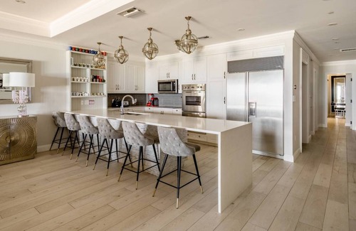 Seven Mile Beach Apartment | 358 m² Apartment ∙ 4 bedrooms ∙ 12 guests