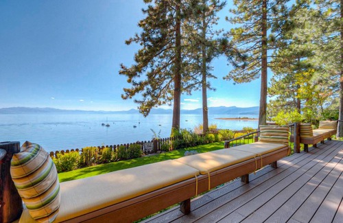 Lake Forest House | 359 m² House ∙ 5 bedrooms ∙ 10 guests
