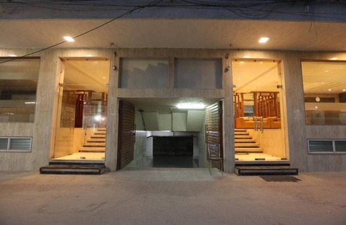 Aerocity Hotel | 36 m² Hotel ∙ 2 bedrooms ∙ 11 guests