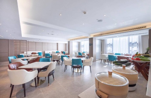 Long Hua Hotel | 36 m² Hotel ∙ 4 guests