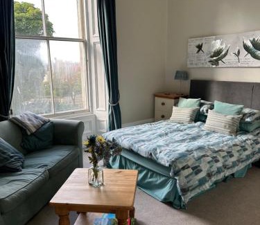 Montrose Bed & Breakfast | 36 TheMall
