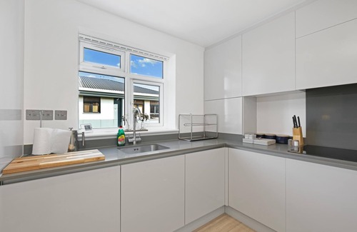 South Ruislip Apartment | 360 HA4 StMartins 04 - St Martins 2 Bedroom & 2 Bathroom Apt. 4 - Ruislip