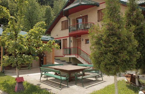 Zenica-Doboj Canton House | 360 m² Farmhouse ∙ 3 bedrooms ∙ 10 guests